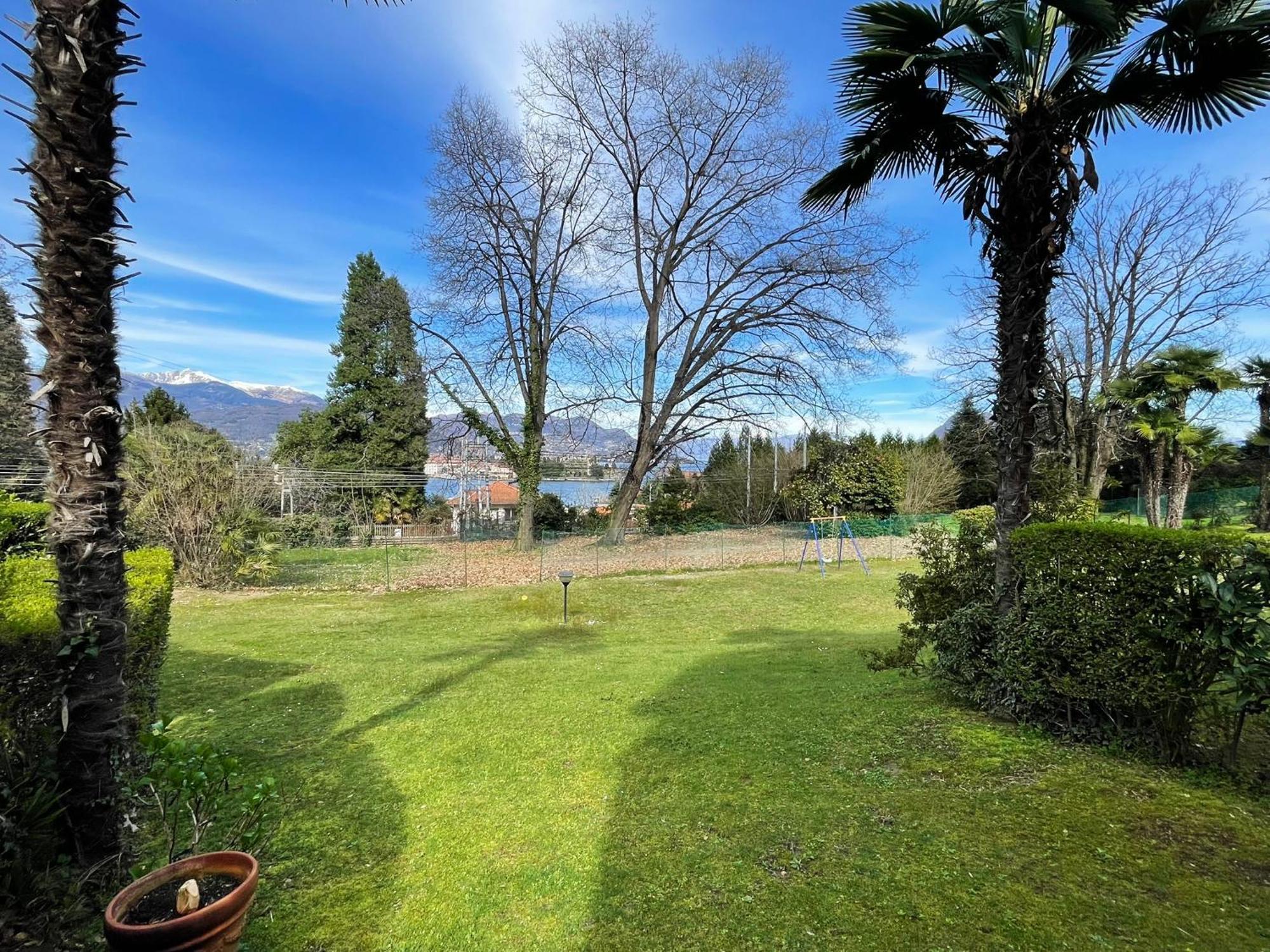 Lovingstresa3 Giardino Del Lago Dış mekan fotoğraf